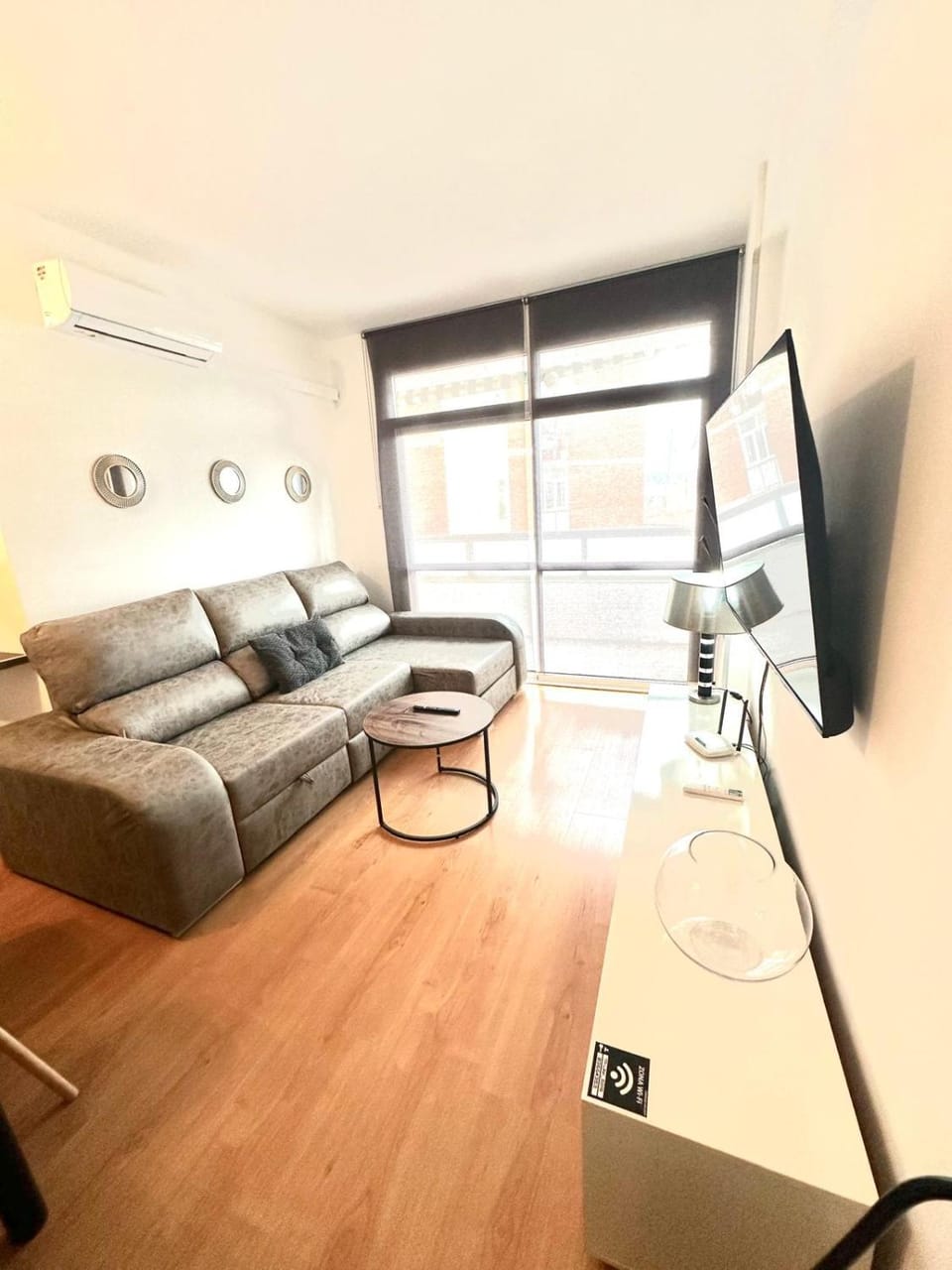 TV and multimedia, Living room, Seating area