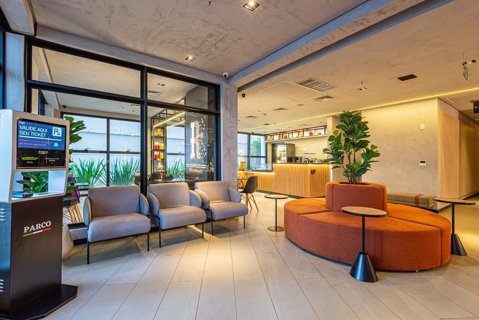 Meeting/conference room