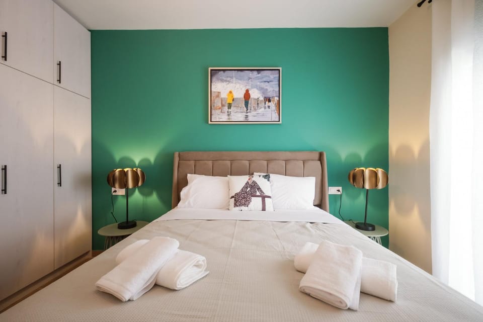 Bed, Photo of the whole room, Bedroom, towels, wardrobe