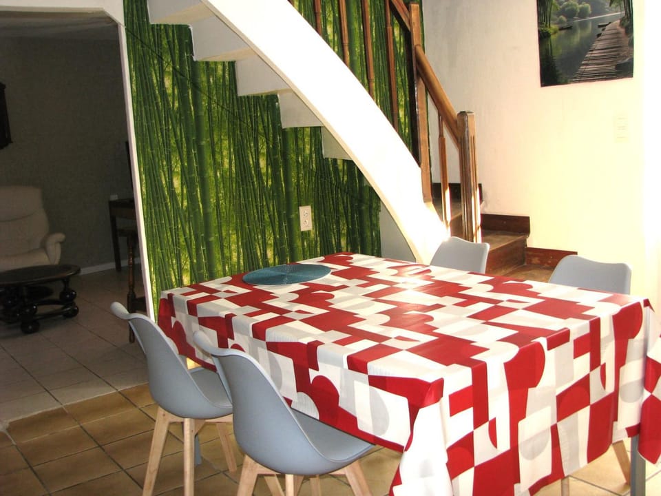 Dining area, kitchen