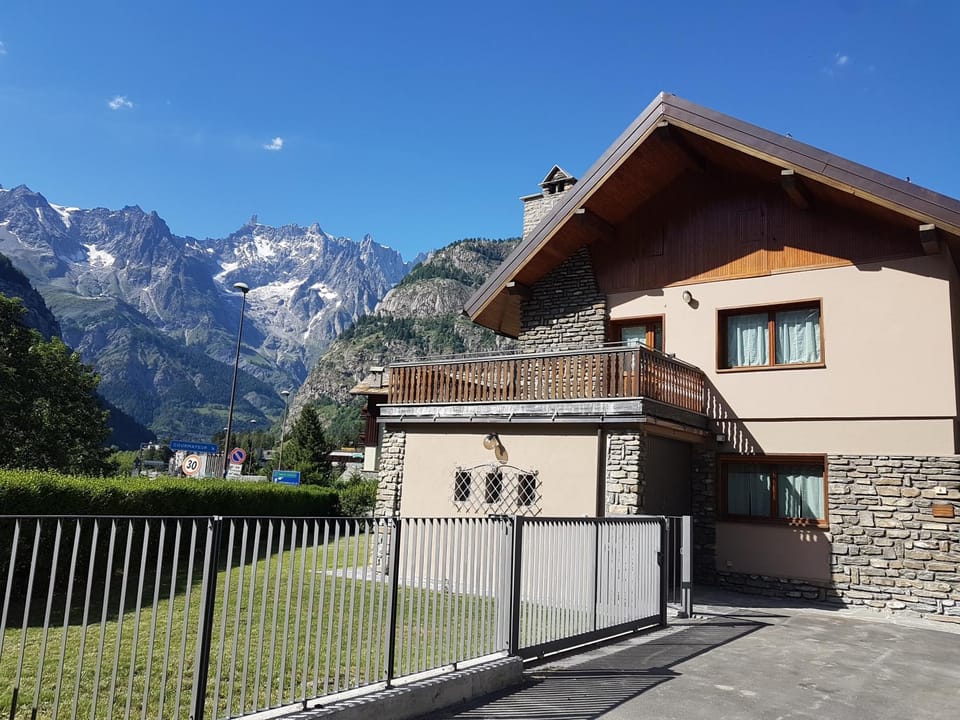 Property building, Mountain view