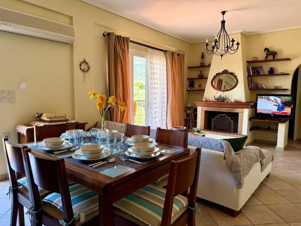Trizonia View Beach House - Glyfada Village by MPS Apartment in Peloponnese, Western Greece and the Ionian