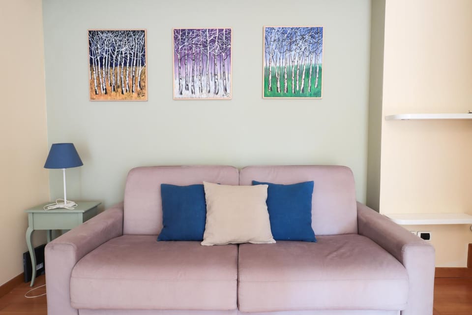 Decorative detail, Seating area