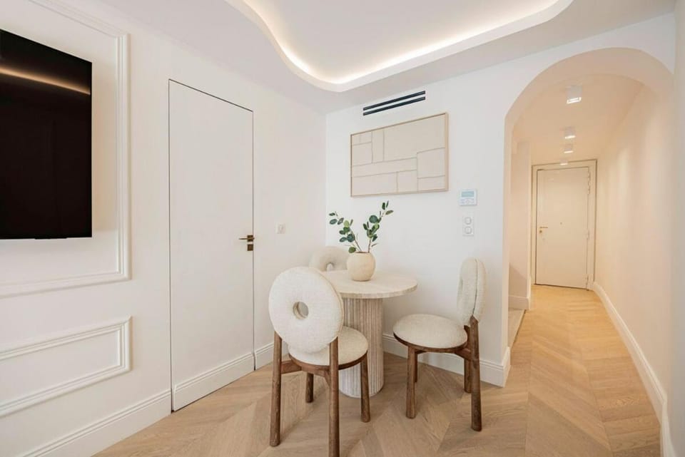 7#Newsuite#4 people#Saint Germain#Notre-Dame Apartment in Paris