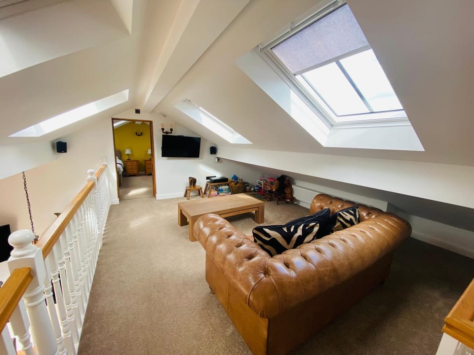 TV and multimedia, Living room, Seating area