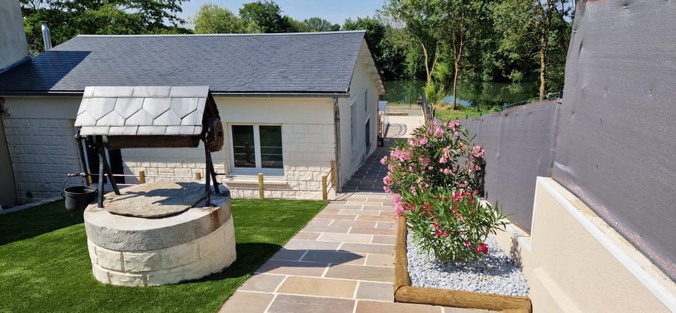 Property building, Patio, Garden view, River view