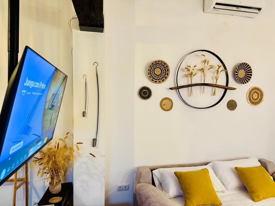 TV and multimedia, Living room, air conditioner