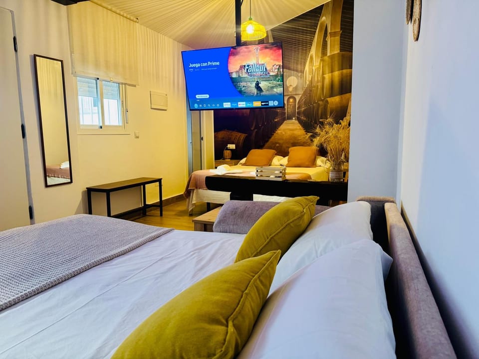 Bed, TV and multimedia, Bedroom