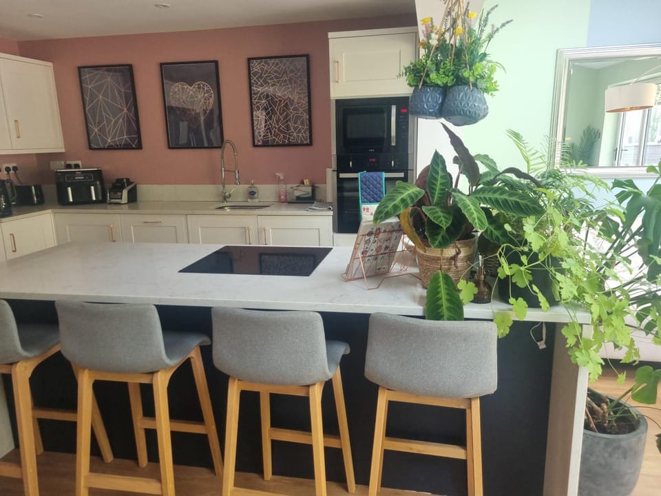 Fab 2 double bed detached house House in Huntingdonshire District
