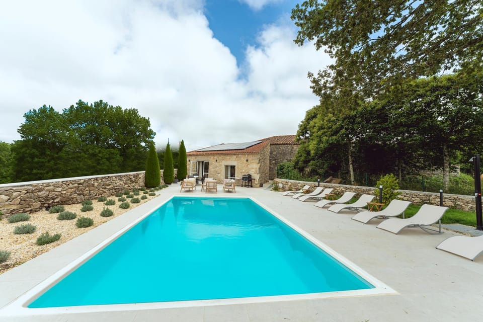 Swimming pool, sunbed