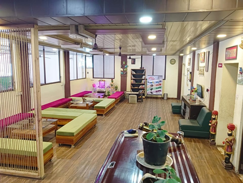 Restaurant/places to eat, Communal lounge/ TV room