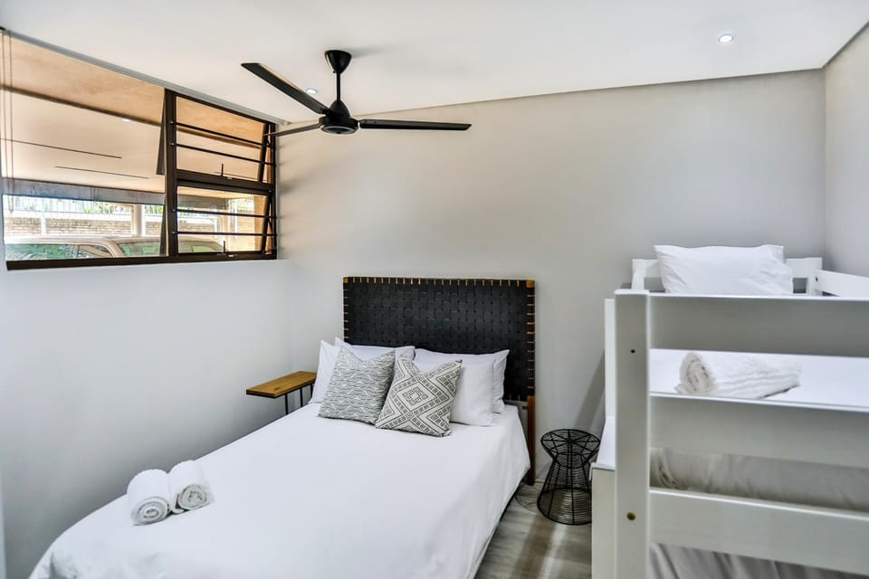 Bed, Bedroom, bunk bed