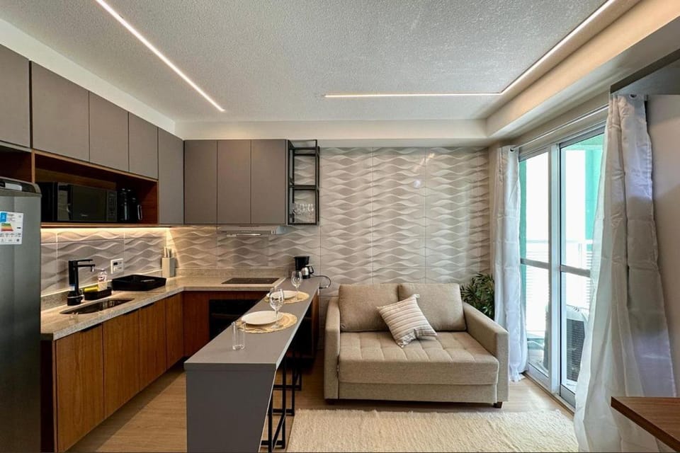 Studio com Varanda, para 4 pessoas, Cozinha Completa, Enxoval, Wi-fi, Piscina , Sauna e Rooftop, Centro próximo a VLT e 20min de Copacabana Apartment in Rio de Janeiro