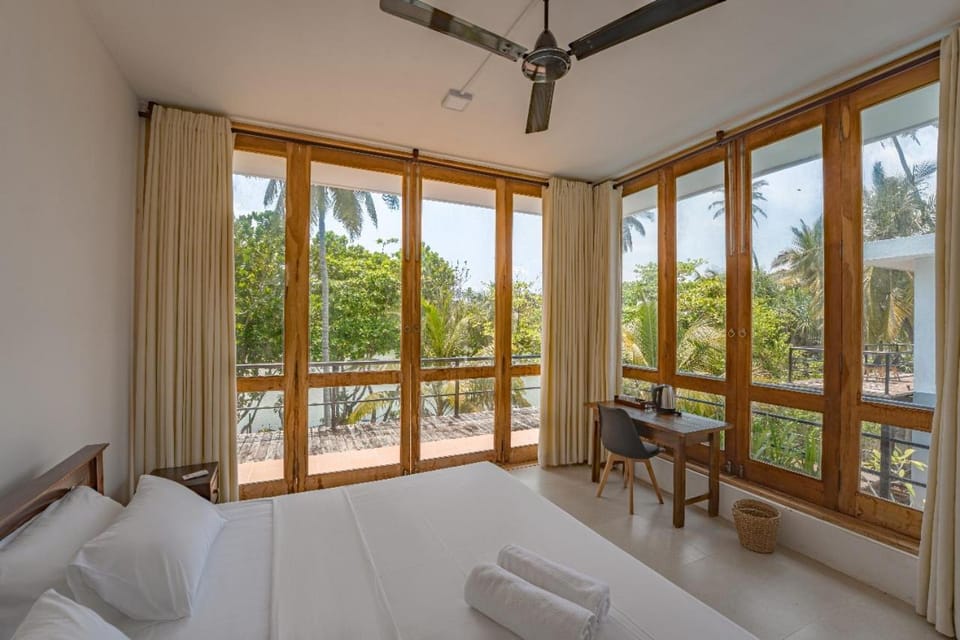Ko Lake Room Hotel in Ahangama