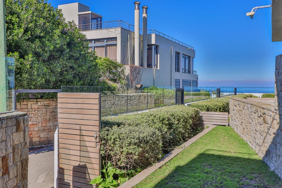 Garden, Sea view