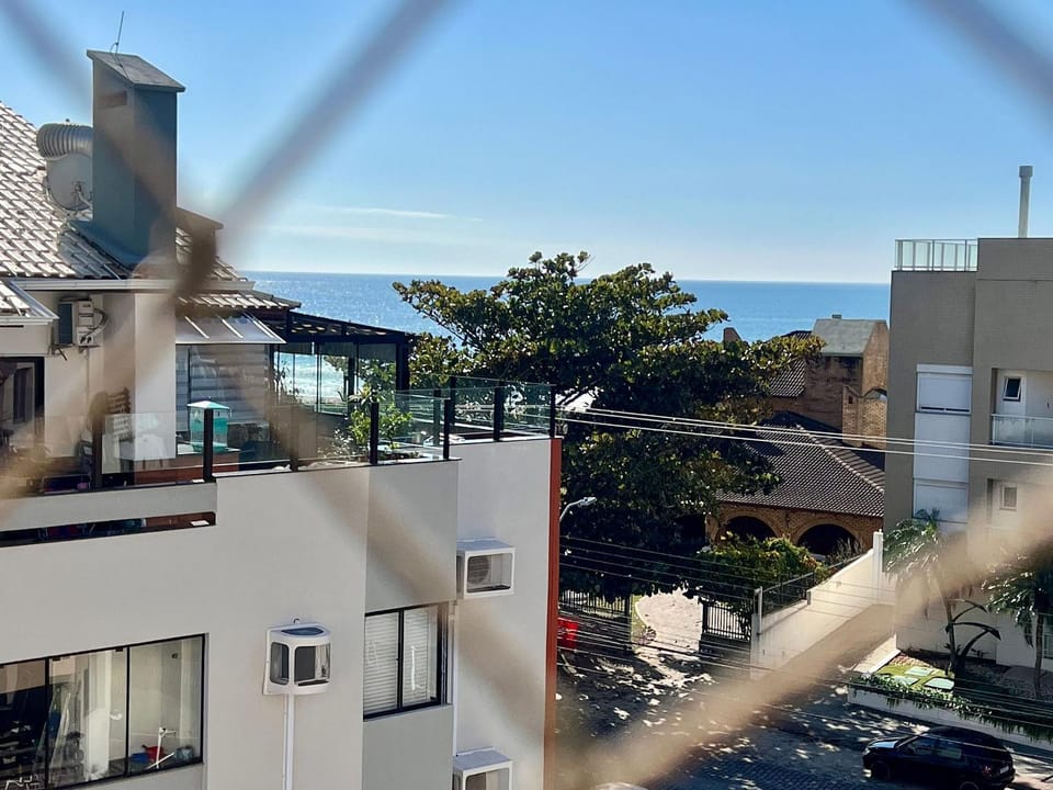 Apto Magnólia 50m da praia by Achei Floripa Apartment in Florianopolis