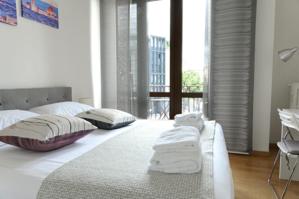 Bed, View (from property/room), Photo of the whole room, Bedroom, towels