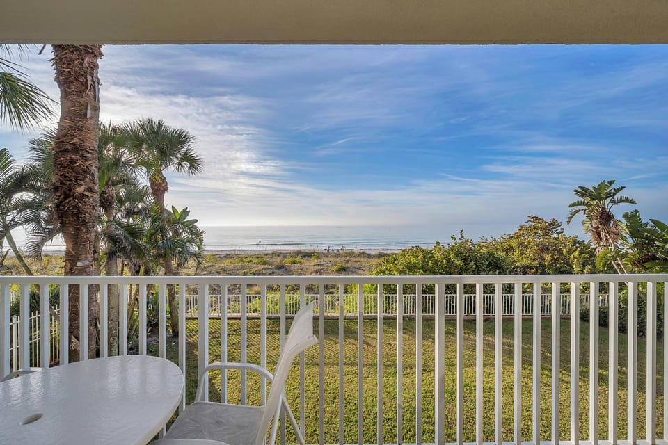 Hamilton House 101 Apartment in Indian Rocks Beach
