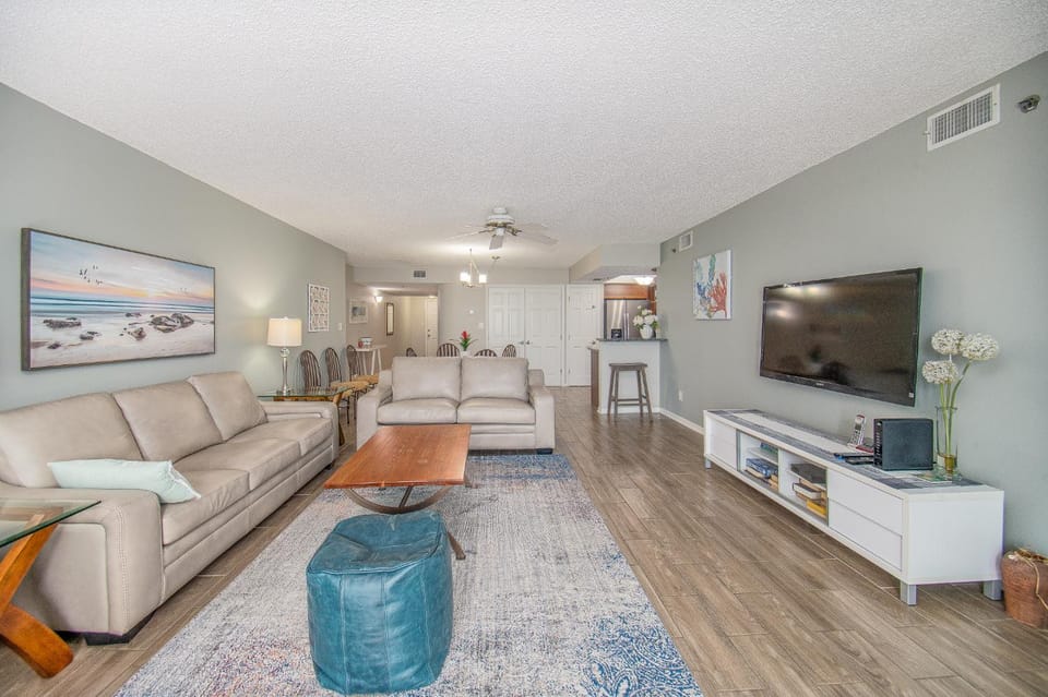 Beach Palms 306 Apartment in Redington Shores