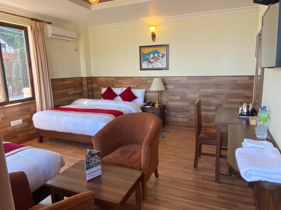Bed, TV and multimedia, Photo of the whole room, Bedroom, towels, air conditioner