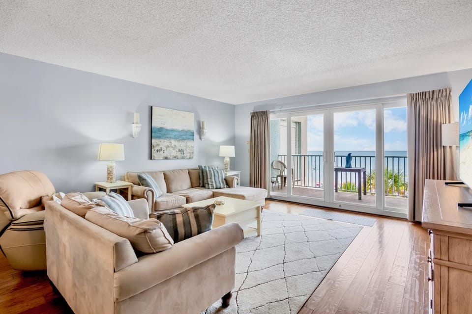 Balcony/Terrace, Living room, Seating area, Sea view, furniture