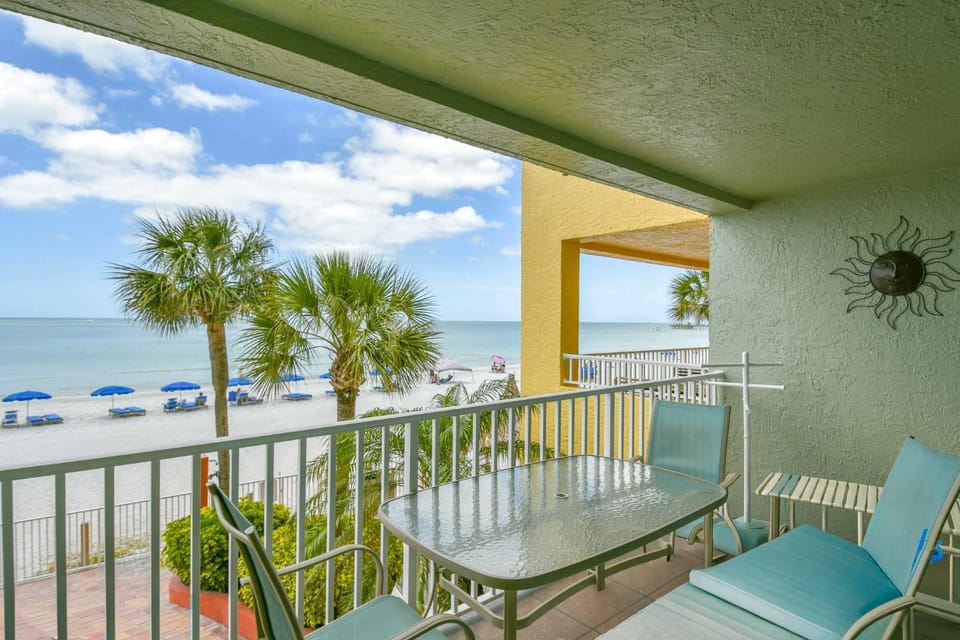 Day, Summer, Balcony/Terrace, Seating area, Beach, Sea view