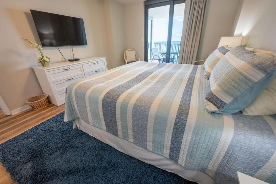 New, Private, Crescent Sands, Direct Oceanfront! House in North Myrtle Beach