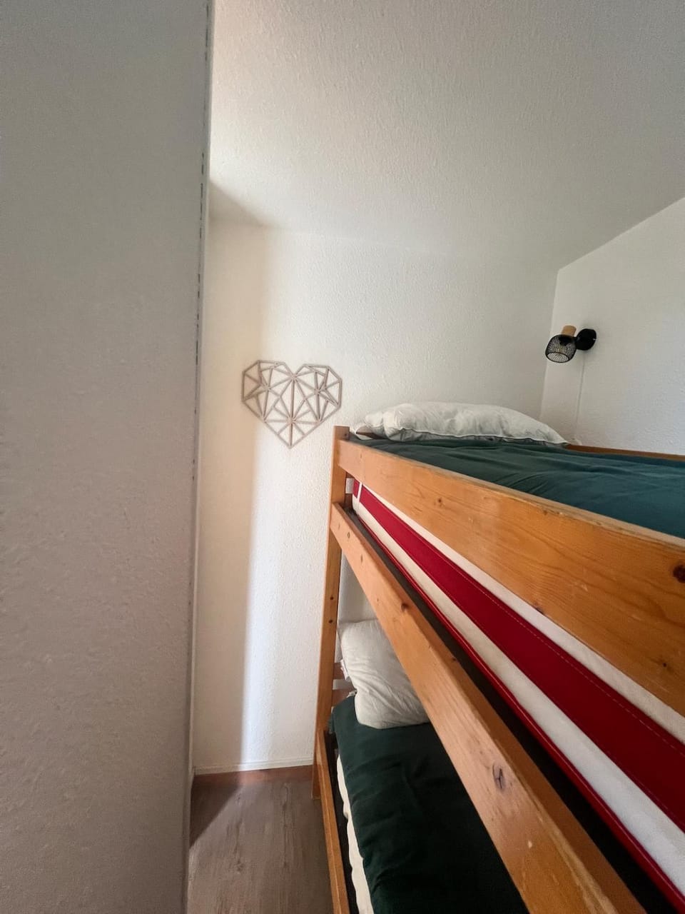 Bedroom, bunk bed