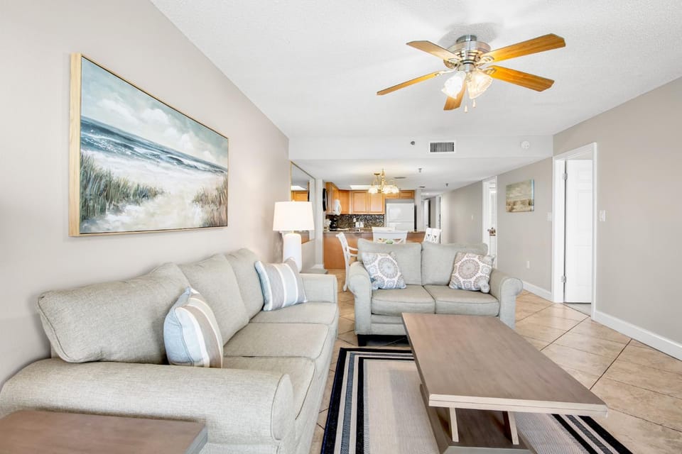 Day, Kitchen or kitchenette, Living room, Seating area, furniture, air conditioner