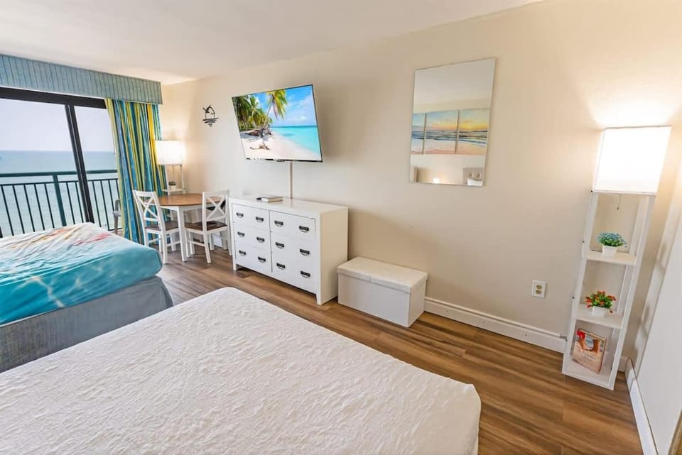 New Direct Oceanfront 8th Floor,Sandcastle South! House in Myrtle Beach