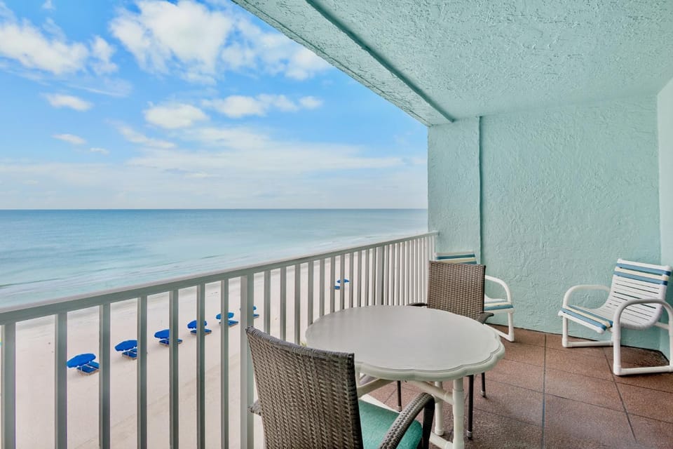 Day, Balcony/Terrace, Seating area, Beach, Sea view