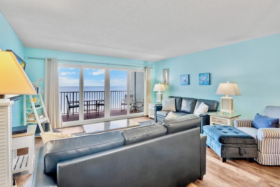 Balcony/Terrace, Living room, Seating area, Sea view, furniture