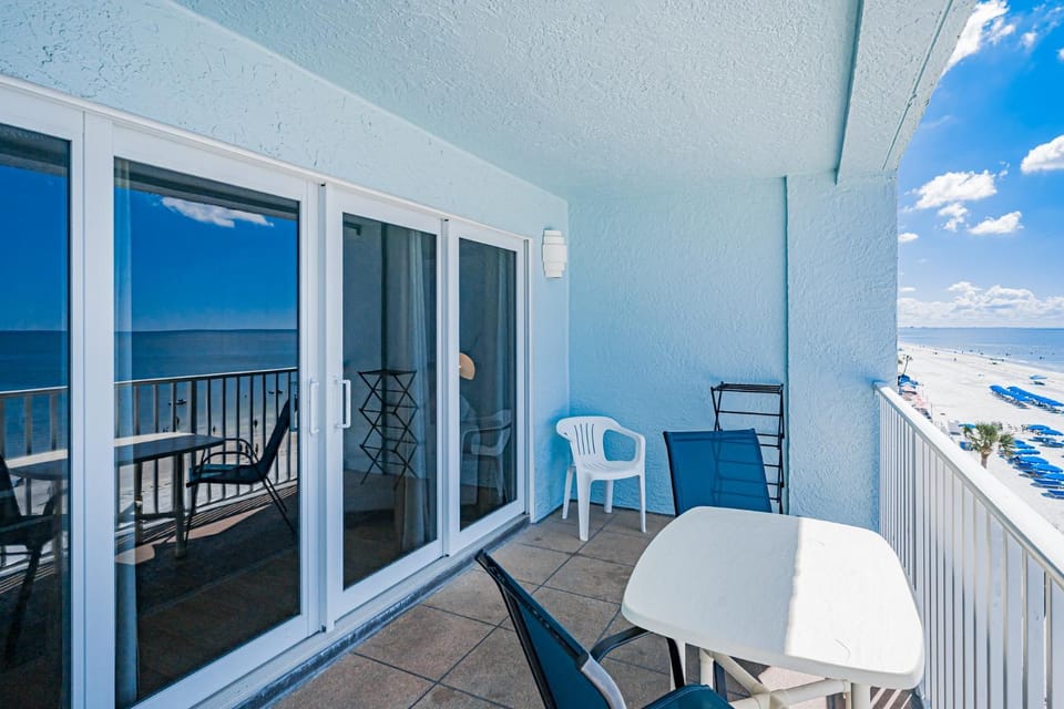 Patio, Day, Balcony/Terrace, Seating area, Beach, Sea view