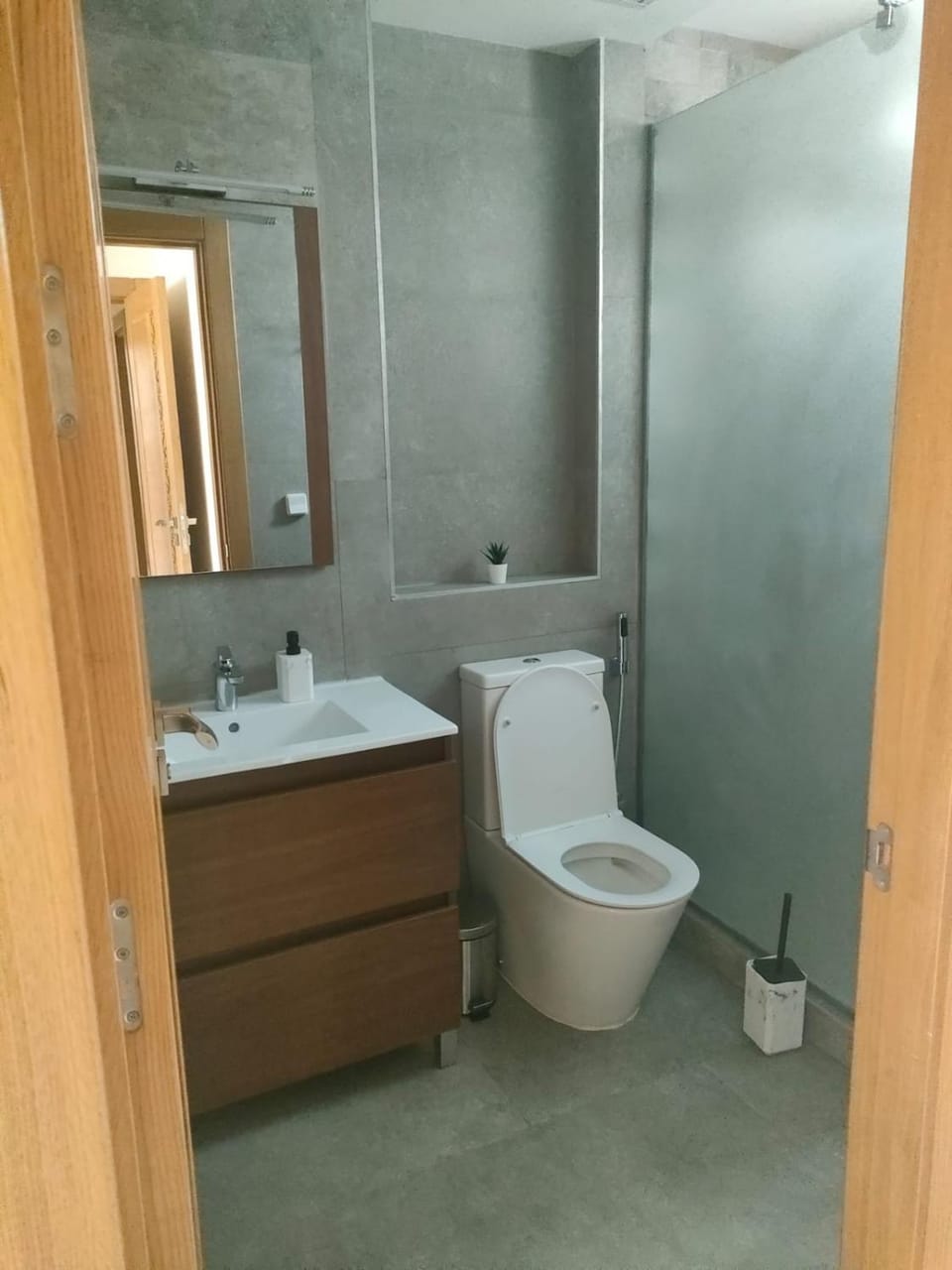 Shower, Toilet, Bathroom, towels