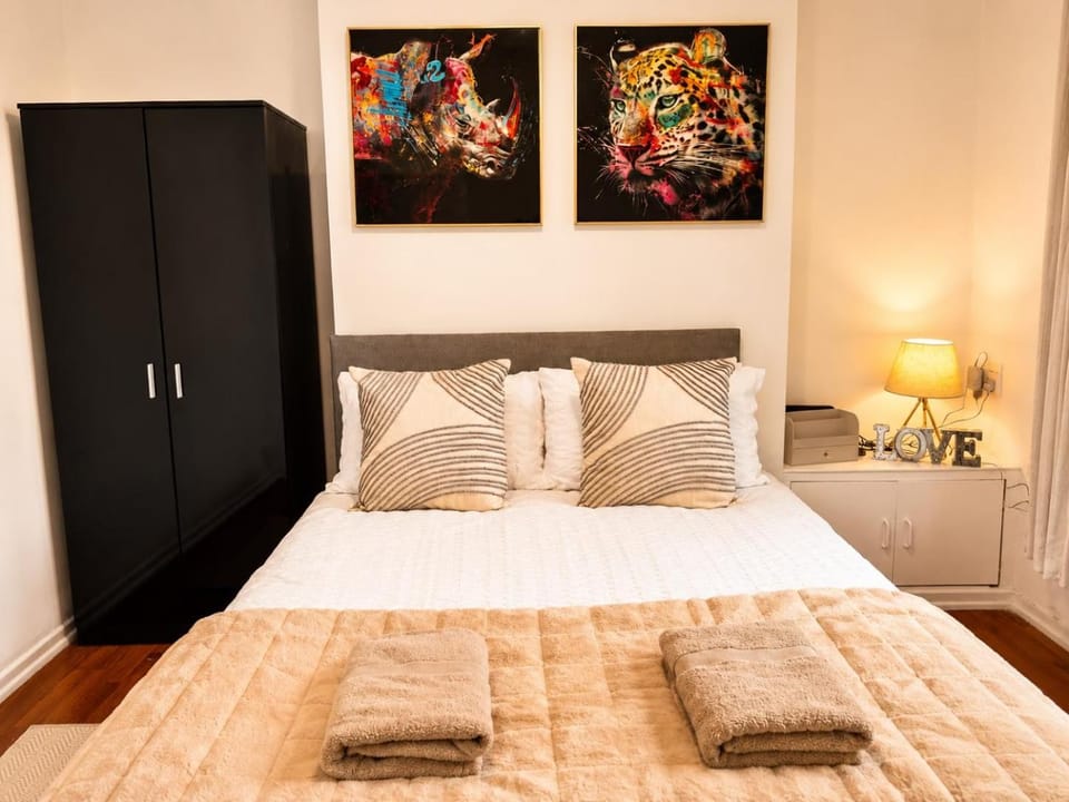 Bed, Photo of the whole room, Bedroom, towels, wardrobe