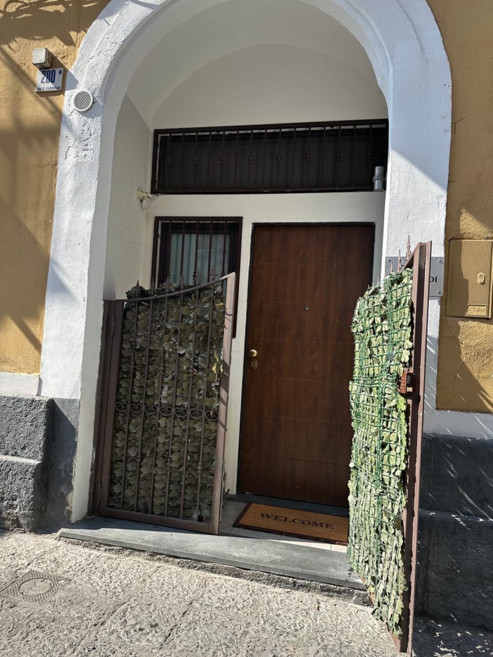 Facade/entrance