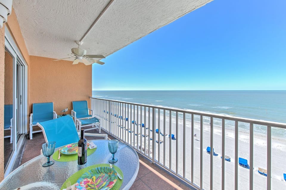 Day, Balcony/Terrace, Seating area, Beach, Sea view