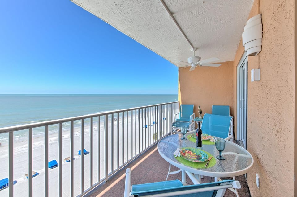 Day, Balcony/Terrace, Seating area, Dining area, Beach, Sea view