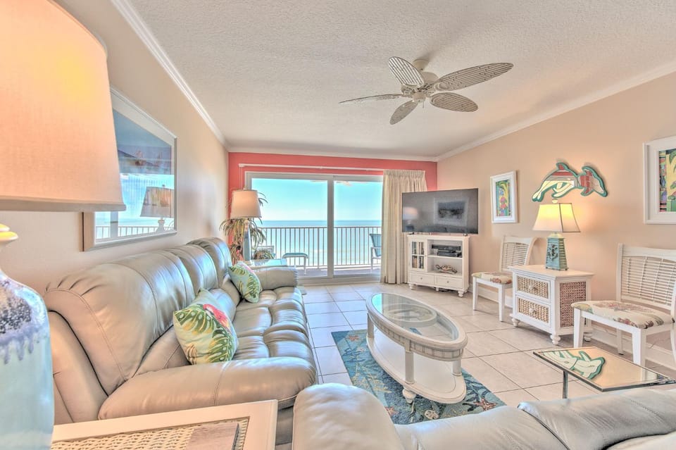 TV and multimedia, Balcony/Terrace, Living room, Seating area, Sea view, furniture