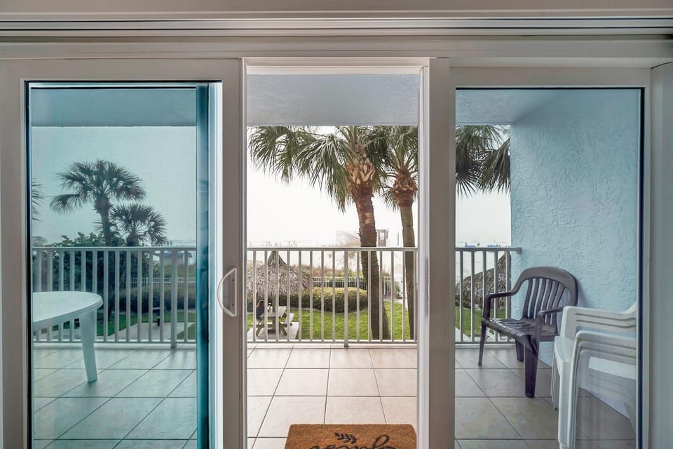 Sand Dollar 103 Apartment in Redington Shores