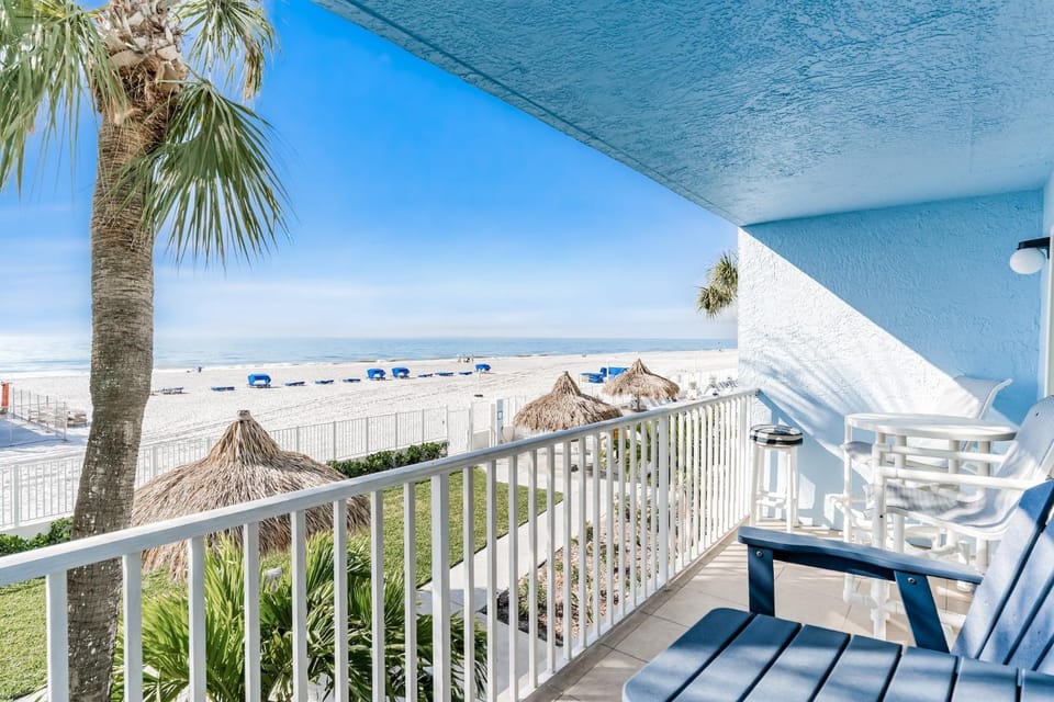 Day, Summer, Balcony/Terrace, Seating area, Beach, Sea view