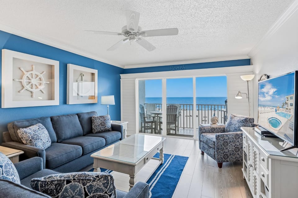 Bed, Day, TV and multimedia, View (from property/room), Balcony/Terrace, Living room, Seating area, Beach, Sea view, furniture