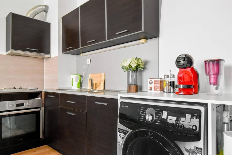 Kitchen or kitchenette, washing machine, kitchen