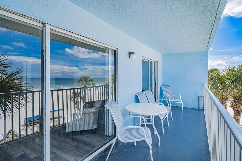 Day, Balcony/Terrace, Seating area, Sea view