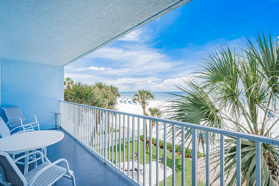 Day, Summer, Balcony/Terrace, Seating area, Beach, Sea view