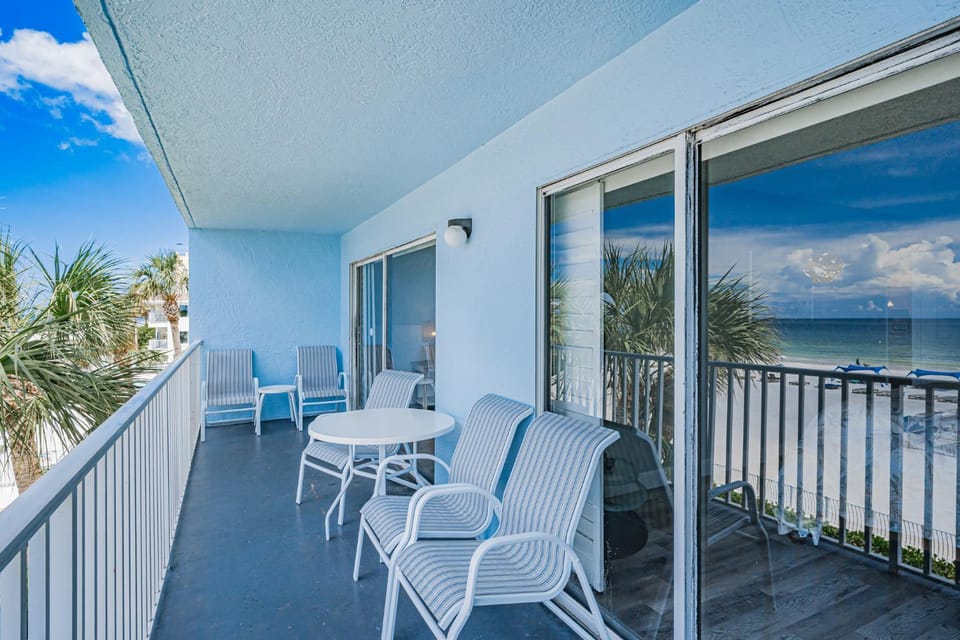 Day, Balcony/Terrace, Seating area, Sea view