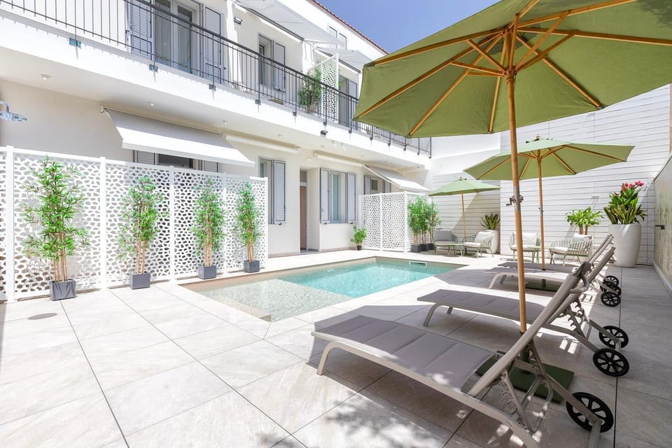 Pool view, Swimming pool