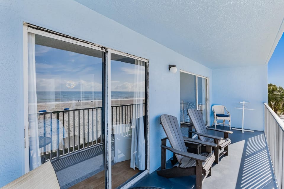 Day, Balcony/Terrace, Seating area, Beach, Sea view