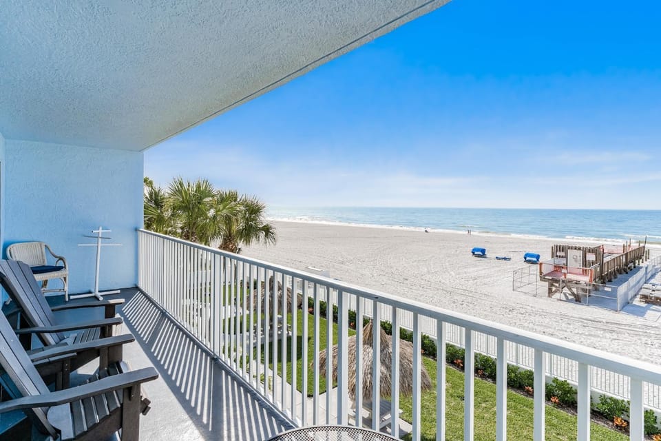 Day, Balcony/Terrace, Seating area, Beach, Sea view