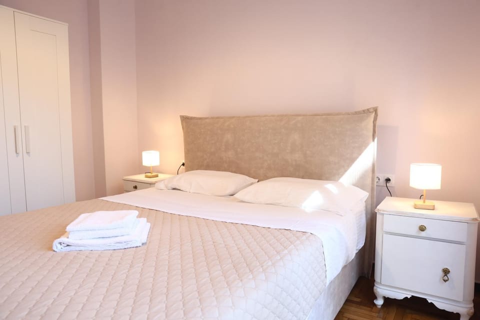 Bed, Photo of the whole room, Bedroom, towels, wardrobe